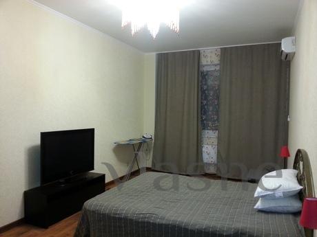 Modern and cozy 1 bedroom apartment, Krasnodar - apartment by the day