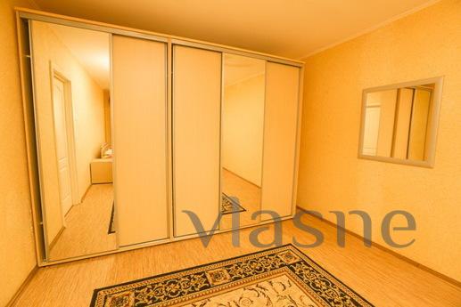Rent 2-bedroom cozy apartment, Tyumen - apartment by the day