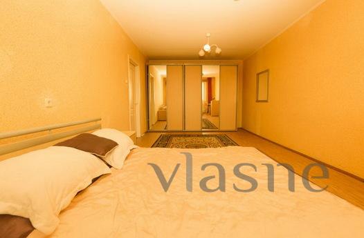 Rent 2-bedroom cozy apartment, Tyumen - apartment by the day